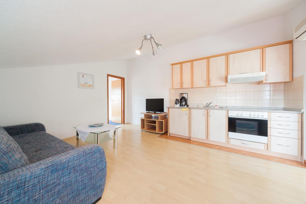 Apartmenthaus Hana カルロバッグ エクステリア 写真
