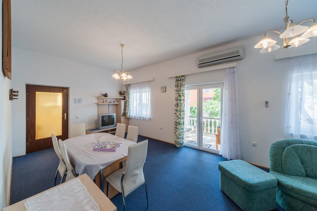 Apartmenthaus Hana カルロバッグ エクステリア 写真