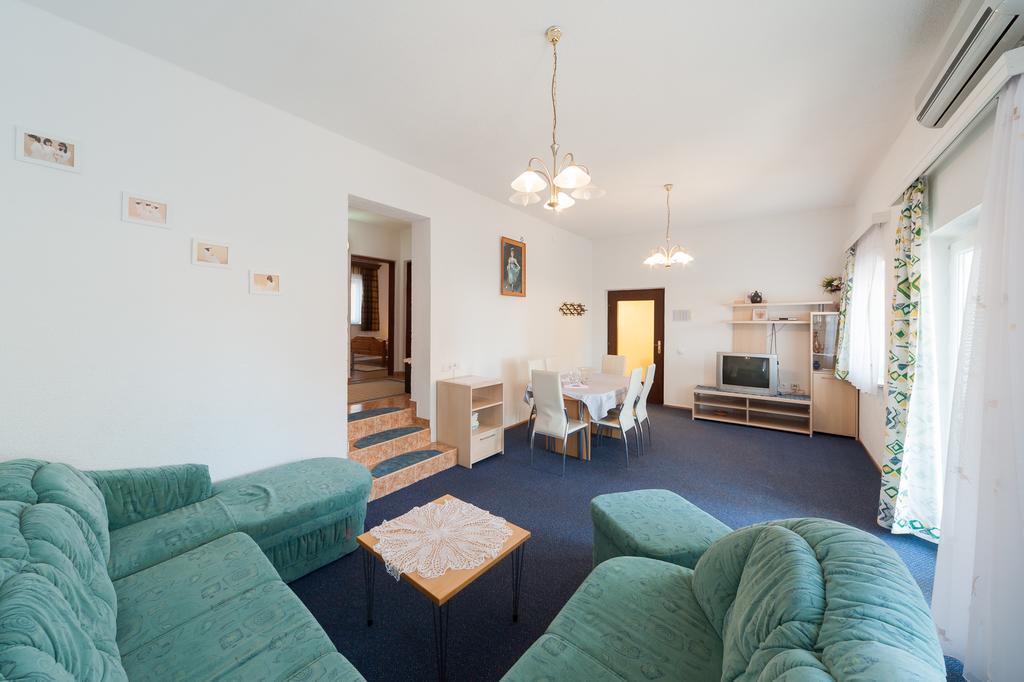 Apartmenthaus Hana カルロバッグ エクステリア 写真