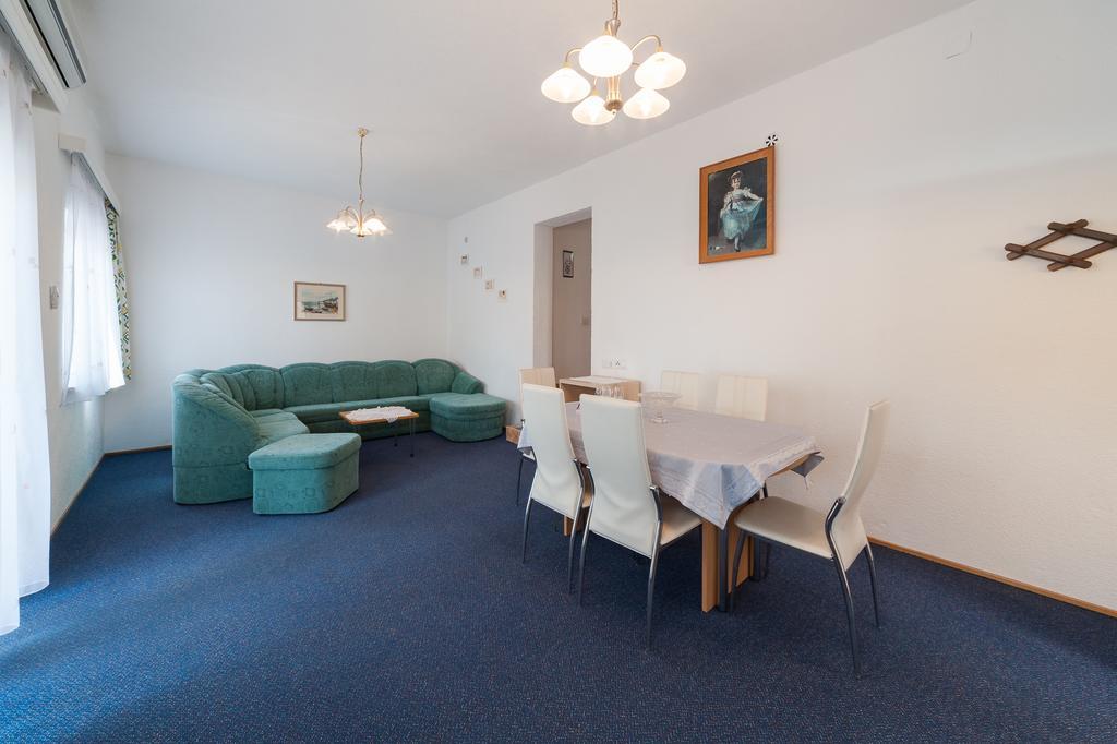 Apartmenthaus Hana カルロバッグ エクステリア 写真