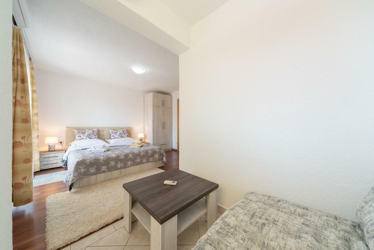 Apartmenthaus Hana カルロバッグ エクステリア 写真