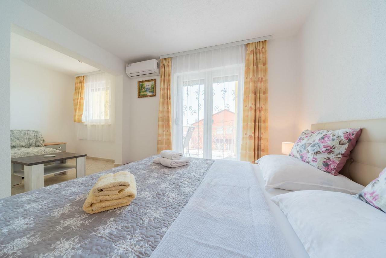 Apartmenthaus Hana カルロバッグ エクステリア 写真